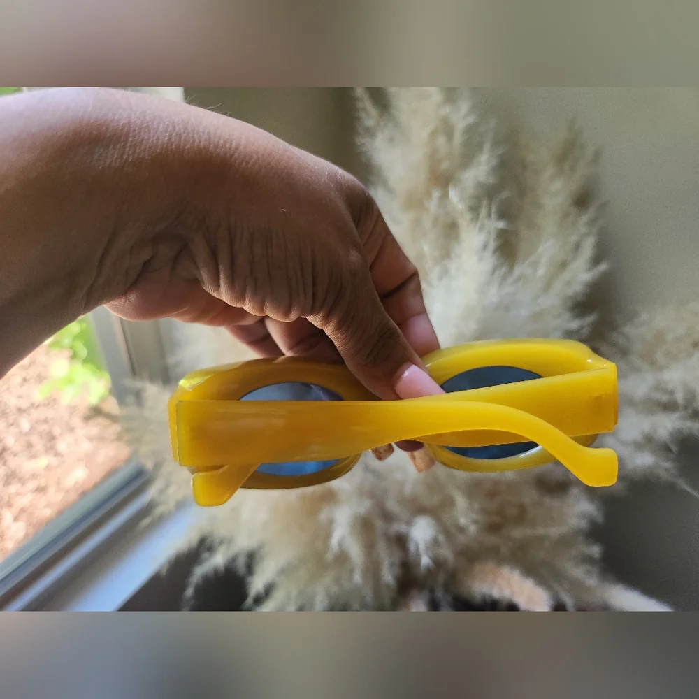 Retro-Style Inverted Frame Concave Sunglasses